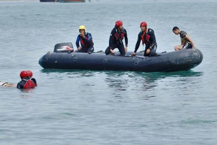 البحث ما زال مستمرا.. غرق قارب يقل 3 لاعبين من اتحاد طنجة المغربي